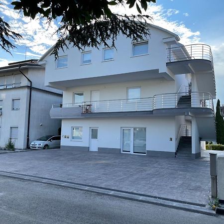 Apartmaji Meduza Izola Εξωτερικό φωτογραφία