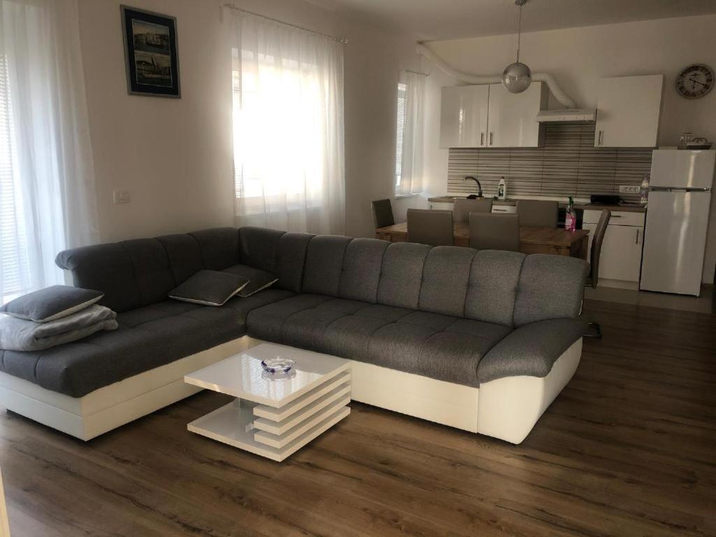 Apartmaji Meduza Izola Εξωτερικό φωτογραφία